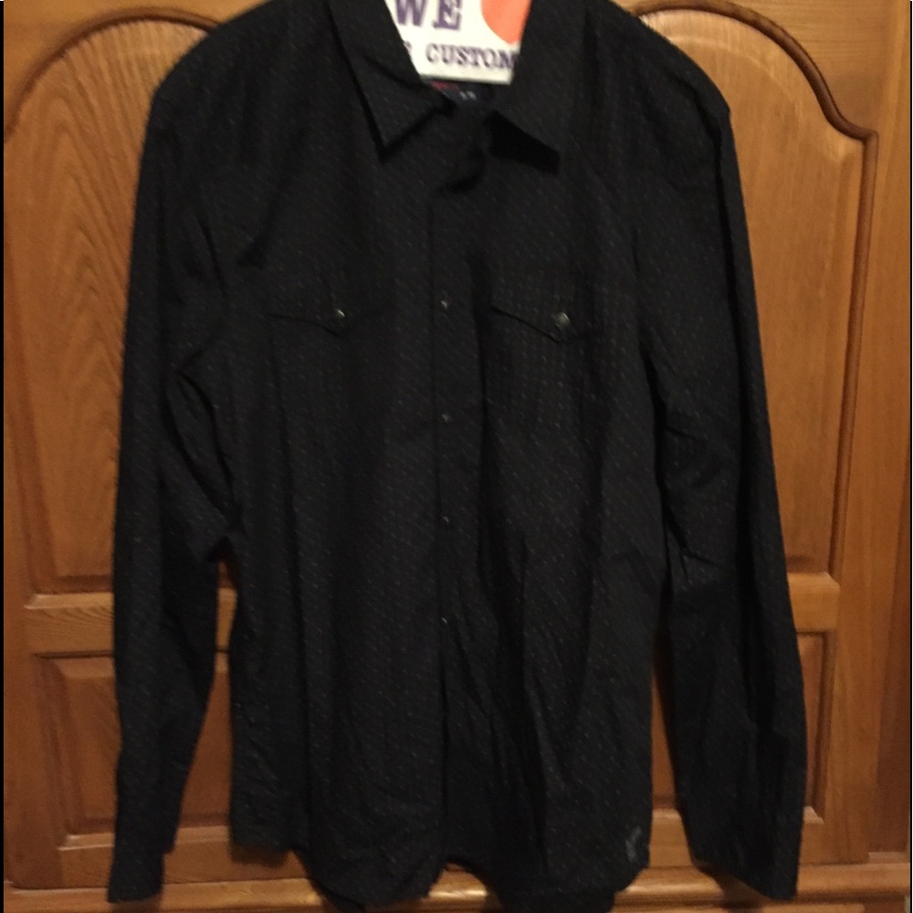 Men’s long sleeve shirt